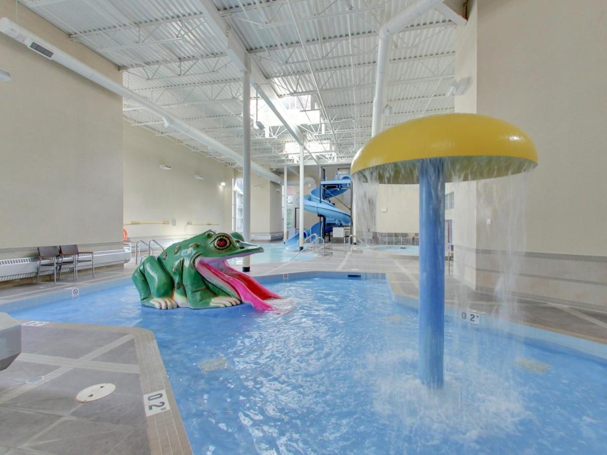 The Mountaineer By Instantsuites Pool & Hottub Canmore Exteriör bild