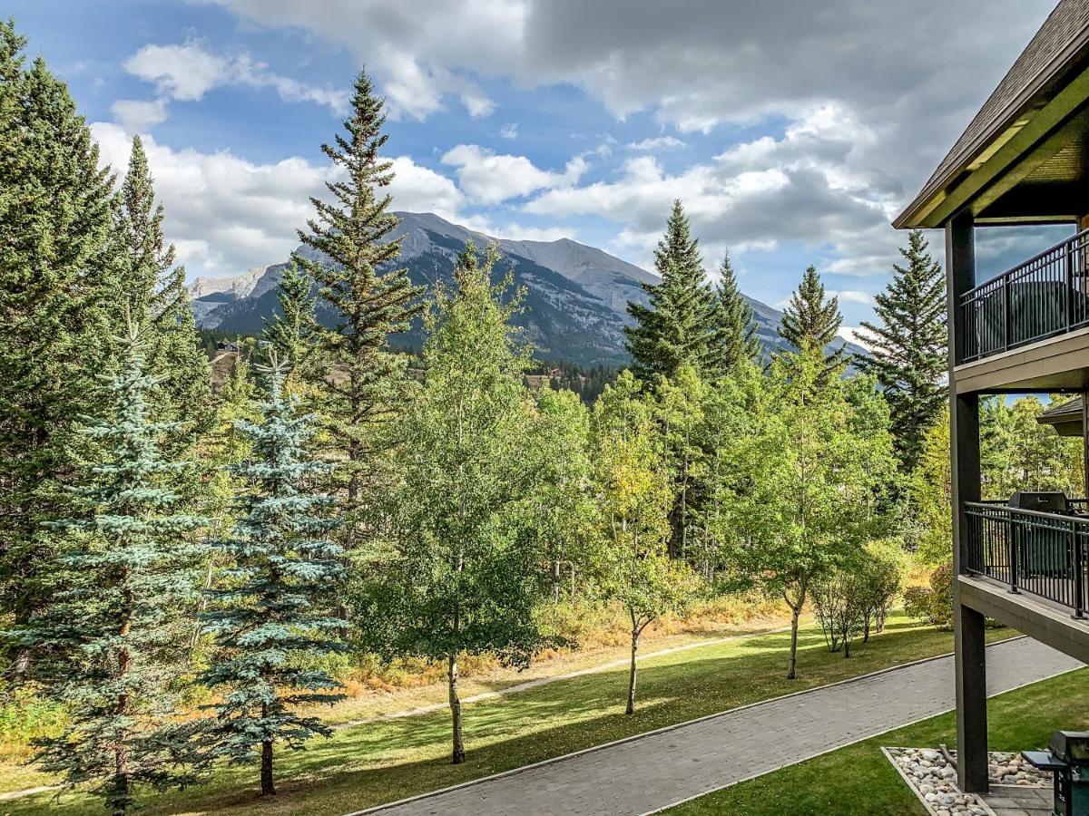 The Mountaineer By Instantsuites Pool & Hottub Canmore Exteriör bild