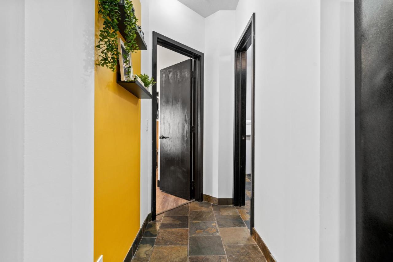 The Mountaineer By Instantsuites Pool & Hottub Canmore Exteriör bild