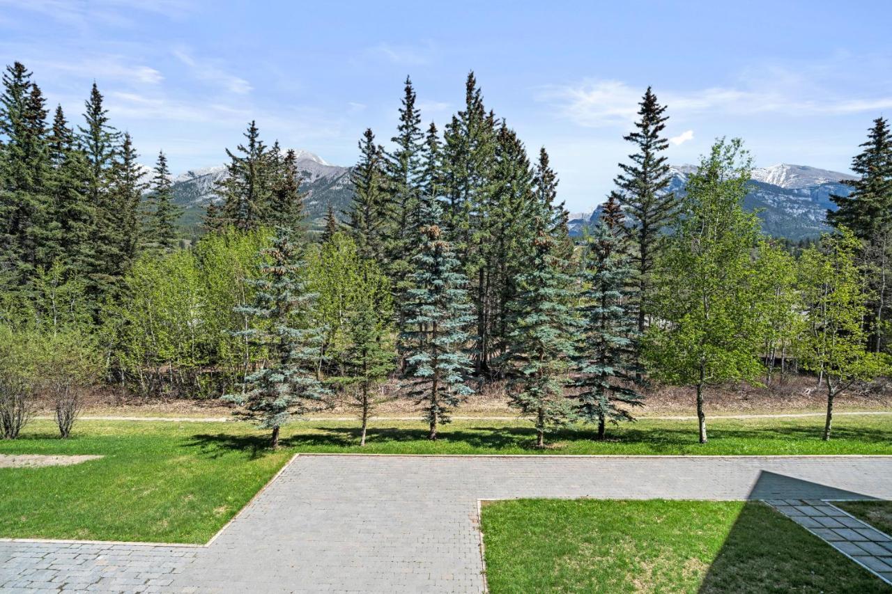 The Mountaineer By Instantsuites Pool & Hottub Canmore Exteriör bild