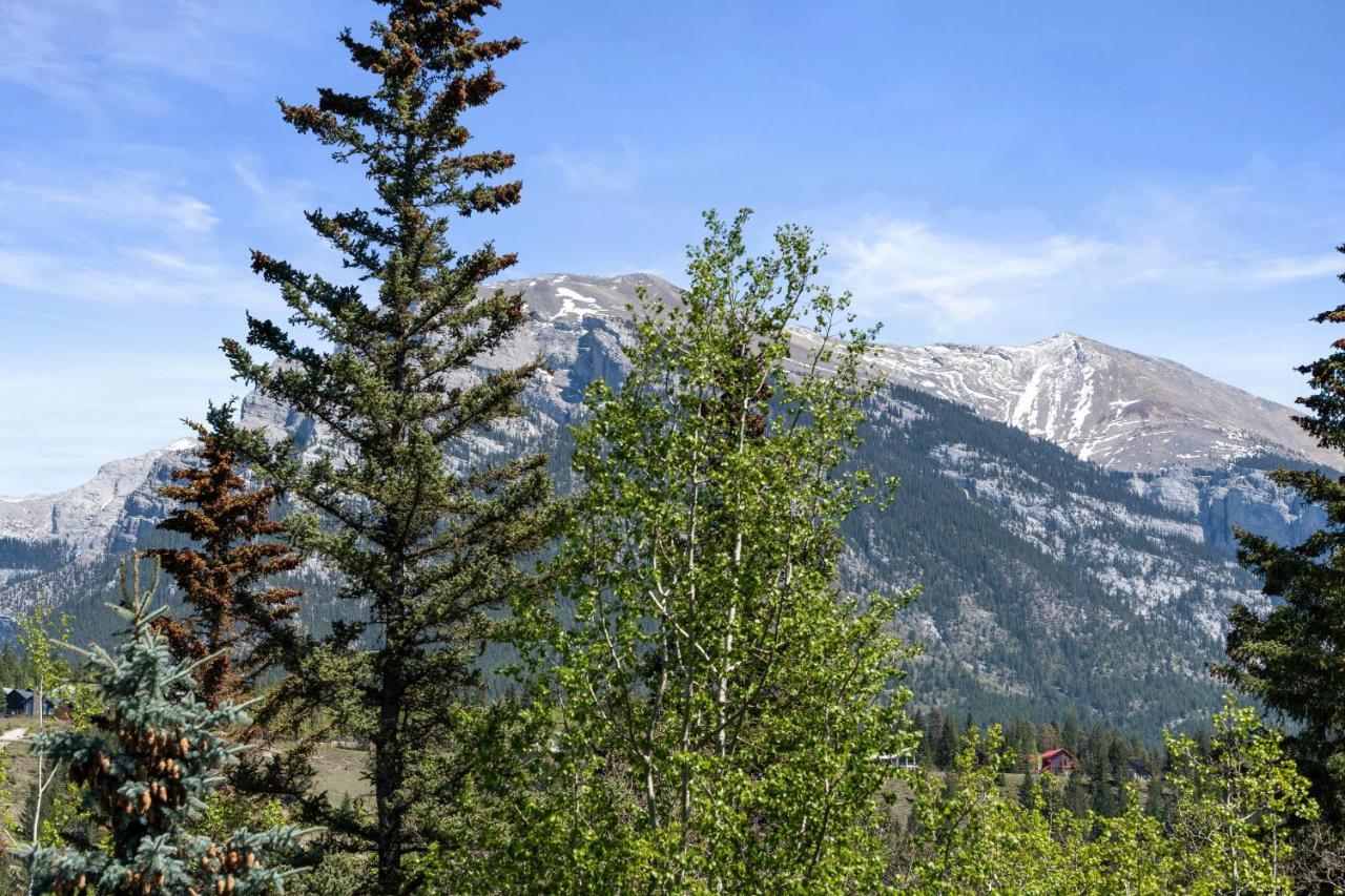 The Mountaineer By Instantsuites Pool & Hottub Canmore Exteriör bild