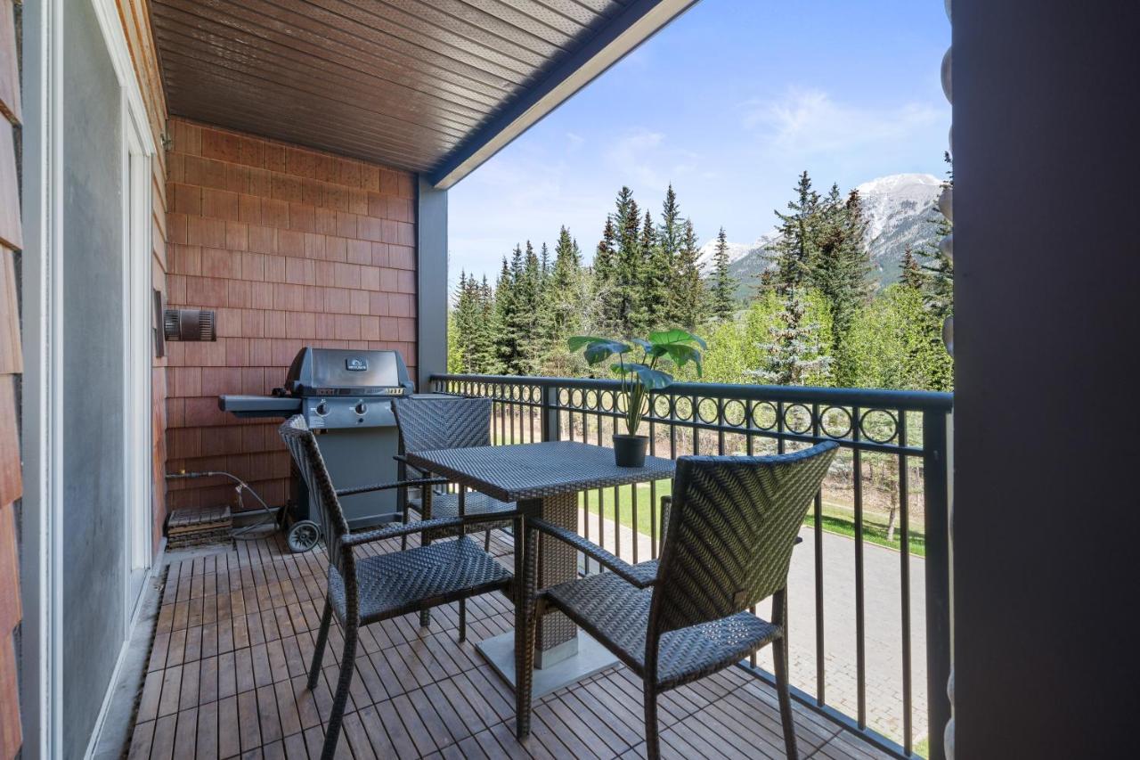 The Mountaineer By Instantsuites Pool & Hottub Canmore Exteriör bild